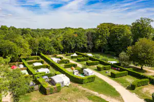 Camping Les Prés - Wohnmobil- und Wohnwagenstandplätze auf der Wiese
