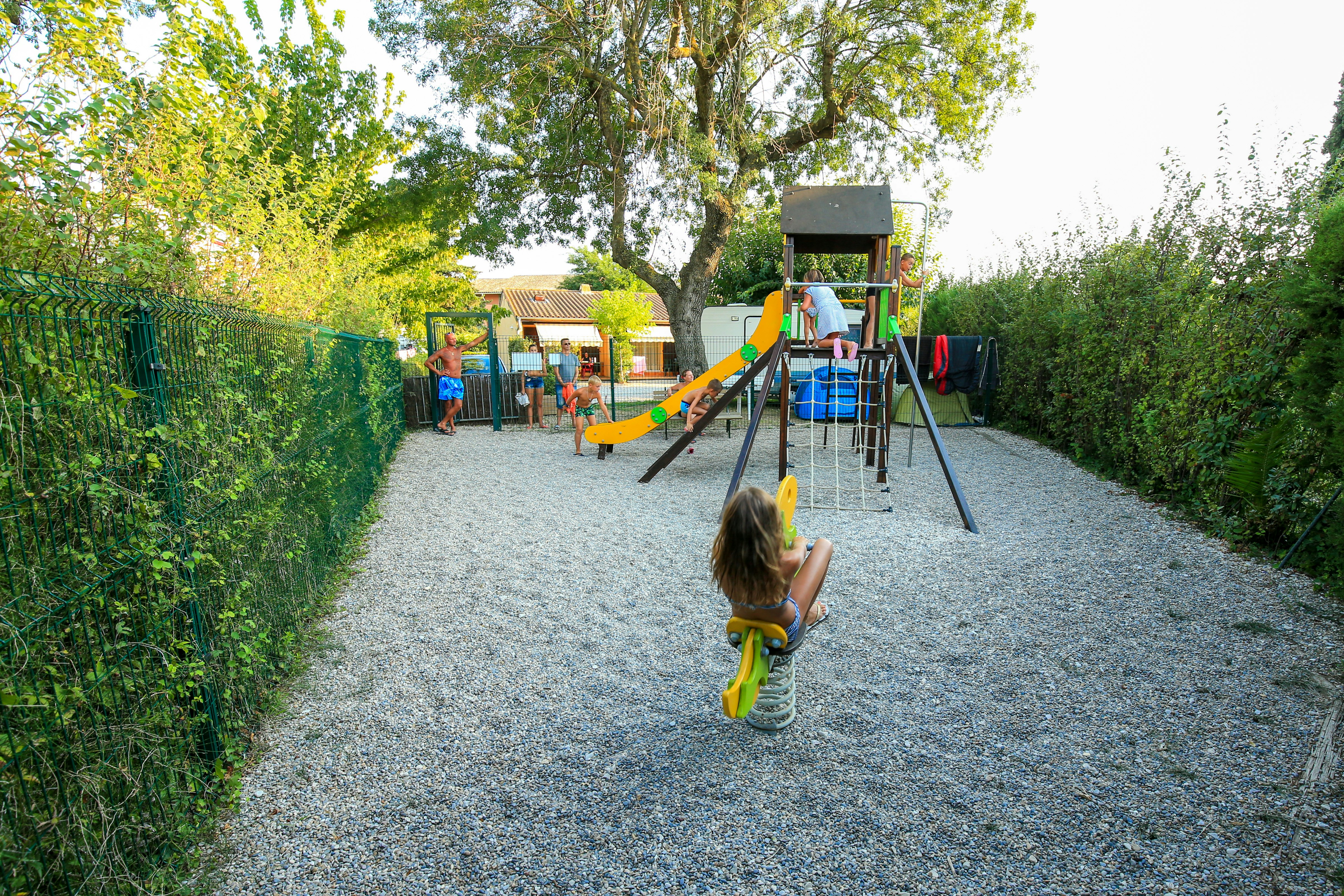 Camping Les Pruniers - Kinderspielplatz auf dem Campingplatz