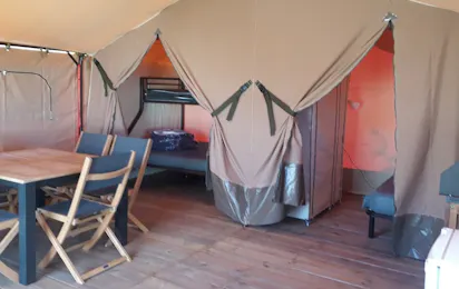 Camp Les P'tites Maisons dans la Prairie
