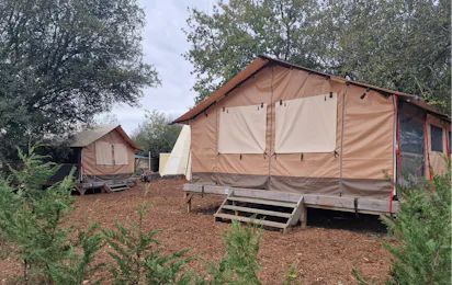 Camp Les P'tites Maisons dans la Prairie