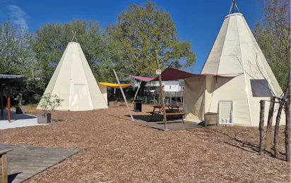 Camp Les P'tites Maisons dans la Prairie