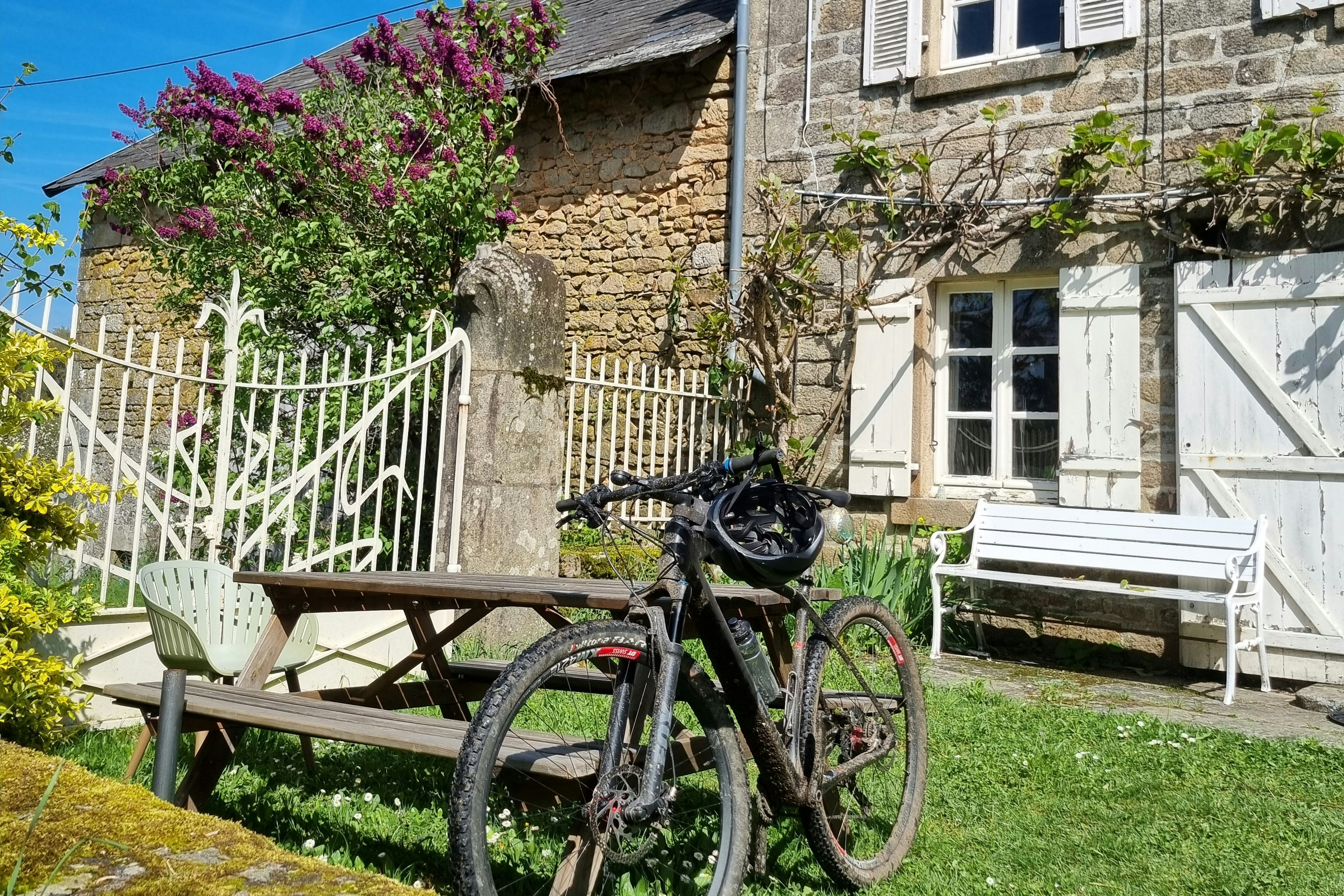 Camping Les Quatre Saisons - Mountainbike auf dem Campingplatz