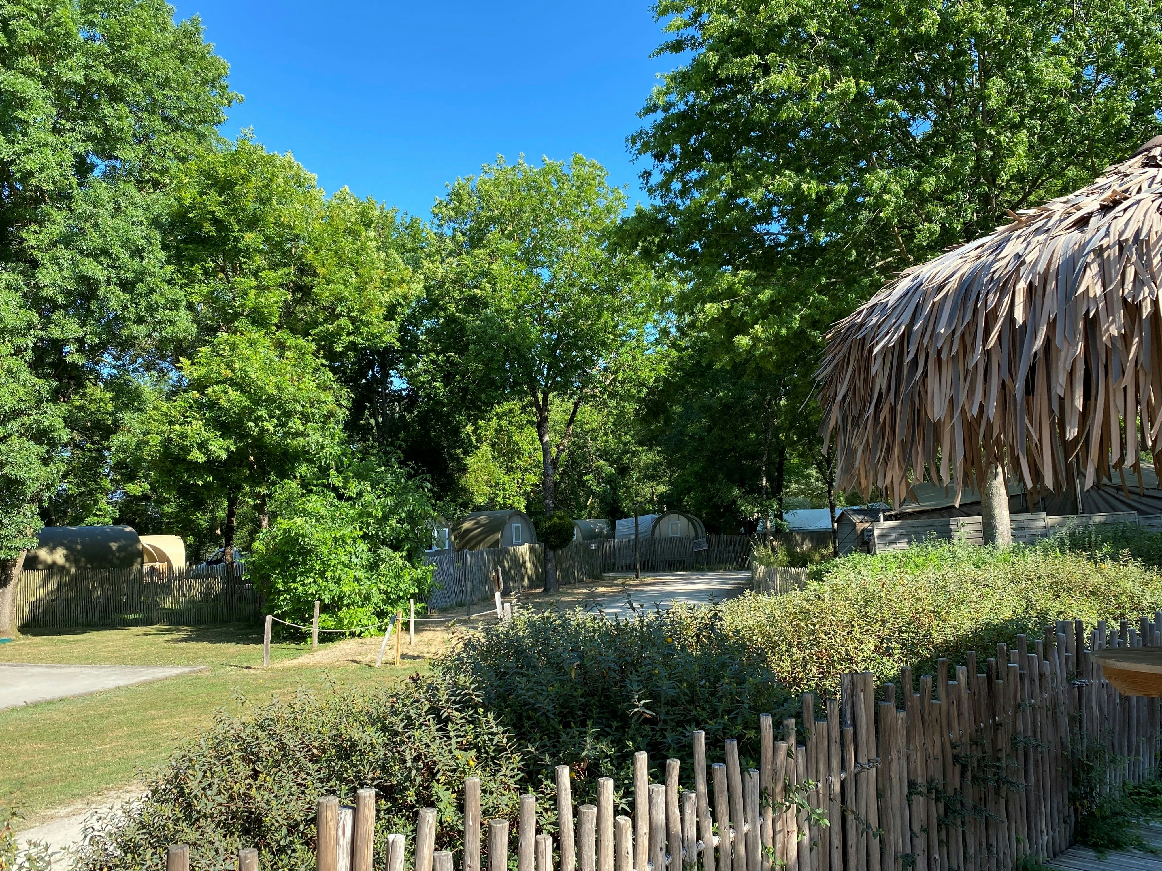 Camping Les Rives de Grand Lieu - Standplätze auf dem Campingplatz