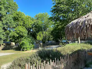 Camping Les Rives de Grand Lieu - Standplätze auf dem Campingplatz