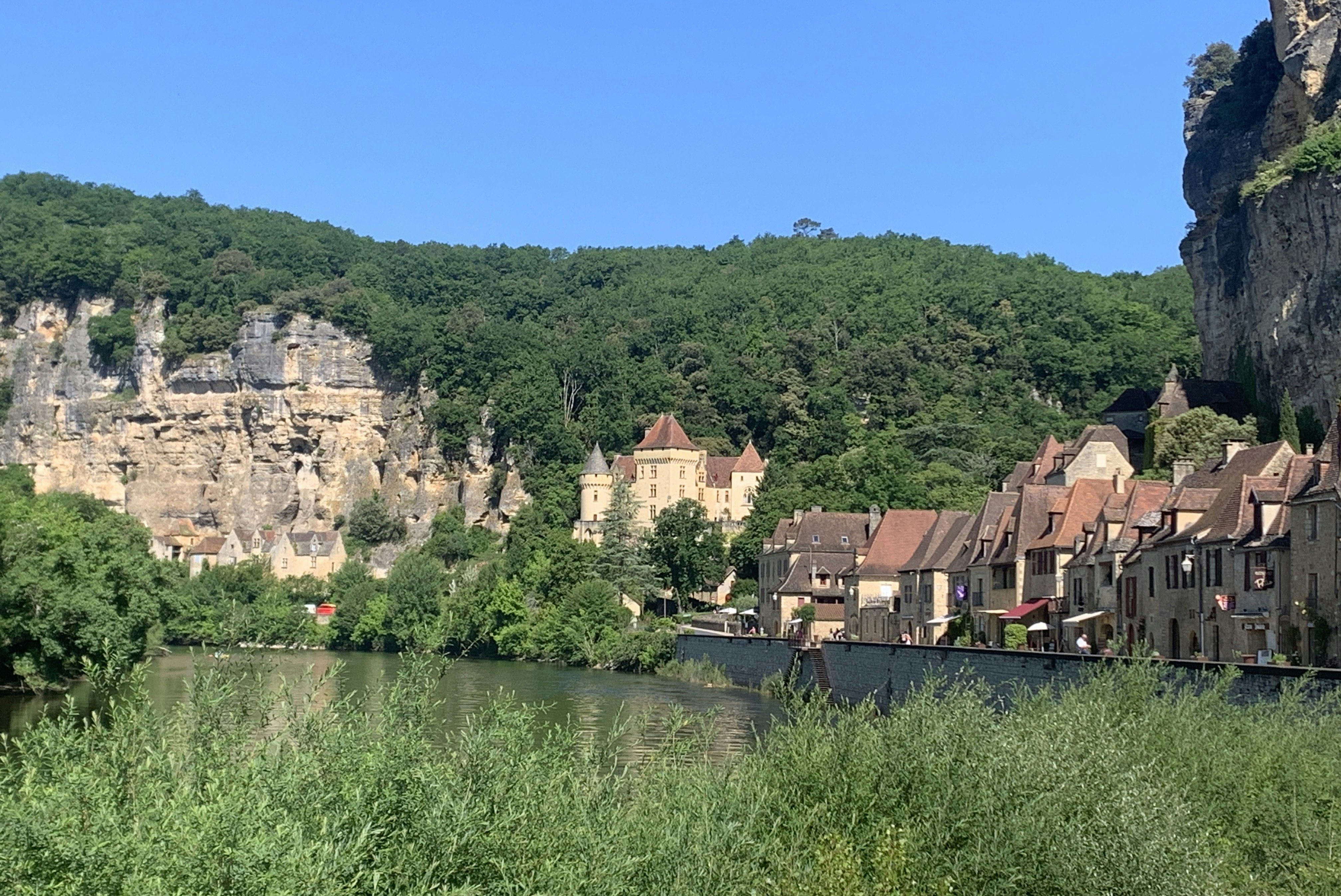 Camping Les Rives de la Dordogne - Blick in die umliegende Stadt