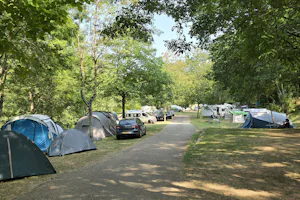 Camping Les Rives de l'Ardèche - Zeltwiese auf dem Campingplatz