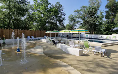 Flower Camping Les Rives de l'Aygues