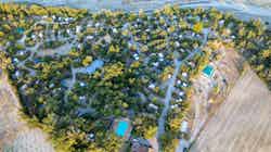 Flower Camping Les Rives de l'Aygues