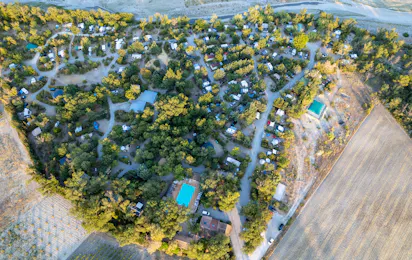 Flower Camping Les Rives de l'Aygues