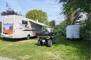 Camping les Rives de Vilaine CAMPING LES RIVES DE VILAINE - Standplatzwiese auf dem Campingplatz