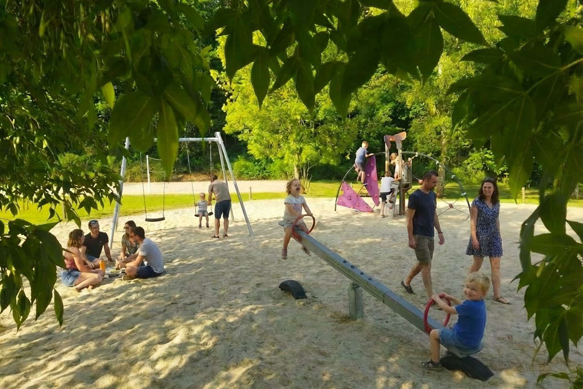 Camping les rives du lac  - Kinderspielplatz auf dem Campingplatz