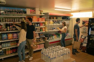 Camping les rives du lac - Supermarkt auf dem Campingplatz