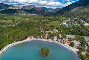 Camping Les Rives du Lac - Campingplatz aus der Vogelperspektive