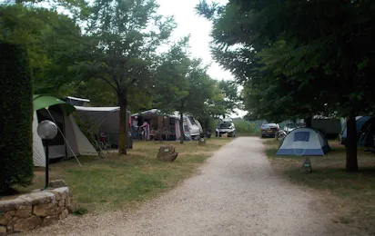 Camping Les Roches (Le Crestet)
