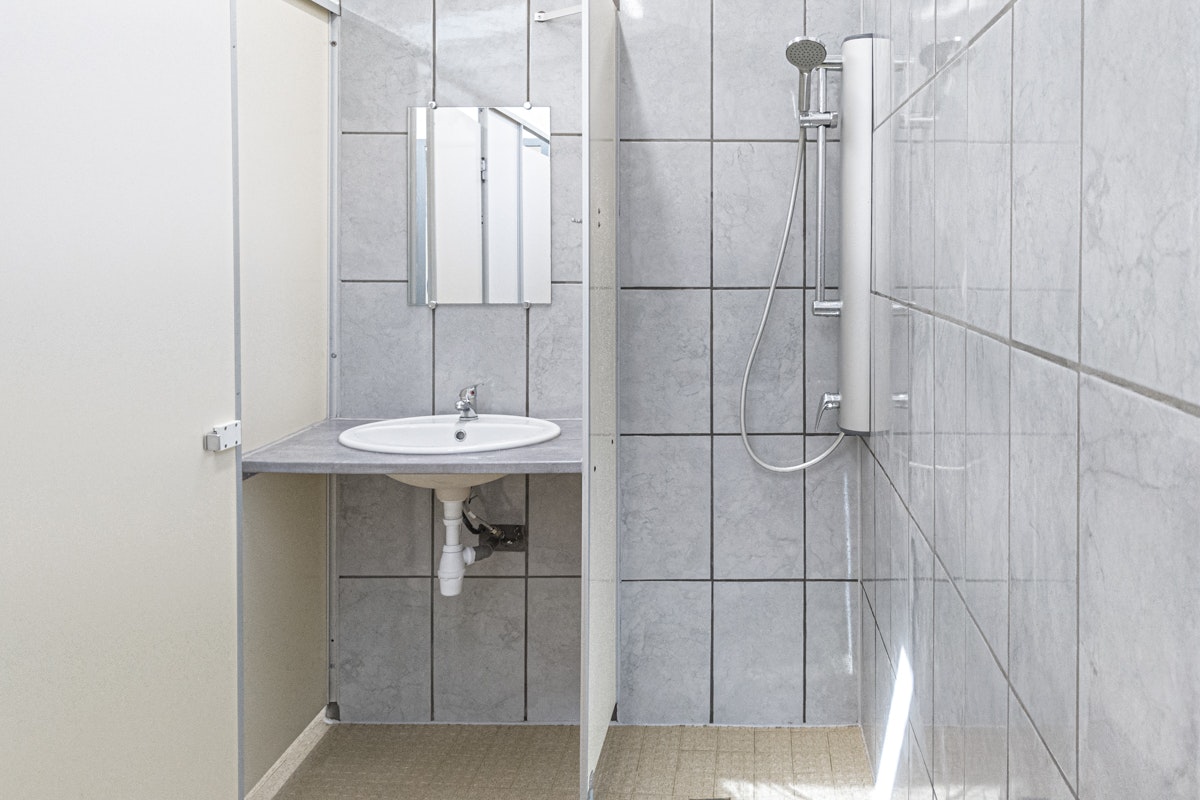 Camping Les Templiers  - Innenansicht des Sanitärgebäudes