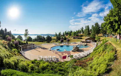 Camping Les Terrasses du Lac de Naussac