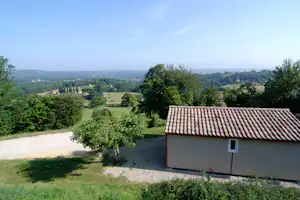 Camping Les Terrasses du Périgord - Mobilheim vom Campingplatz mit Blick ins Grüne