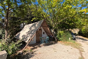 Camping Les Terrasses Provençales - Mobilheim auf dem Campingplatz