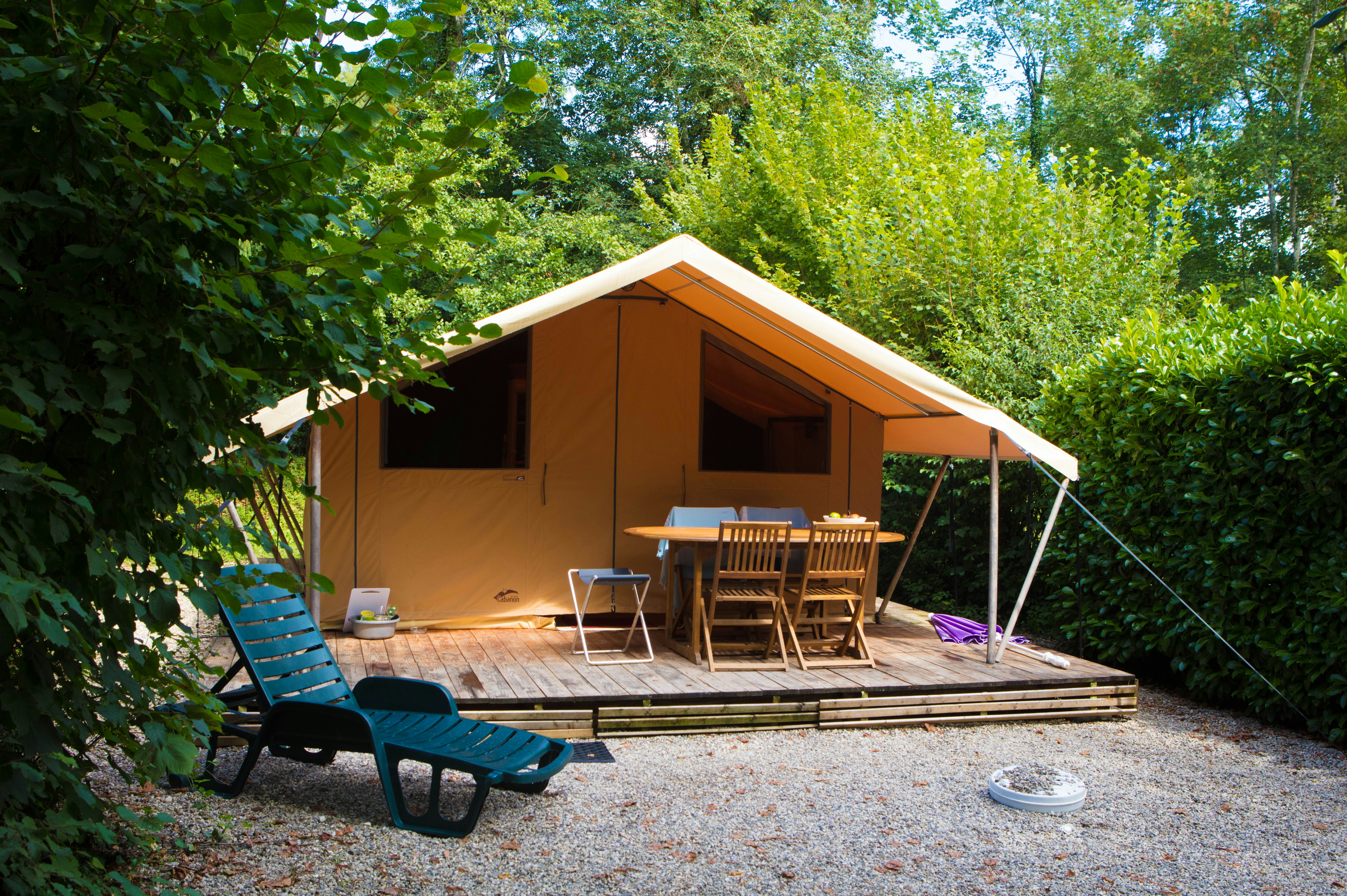 Camping Les Trois Lacs - Glamping-Zelt auf dem Campingplatz