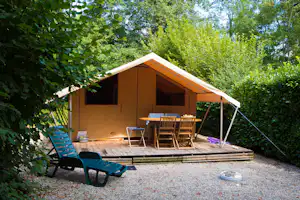 Camping Les Trois Lacs - Glamping-Zelt auf dem Campingplatz