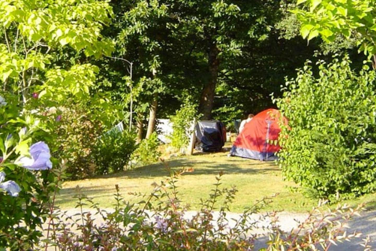 Camping Les Valades  -  Zeltplatz vom Campingplatz im Grünen