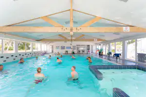 Camping Les Varennes - Hallenbad auf dem Campingplatz