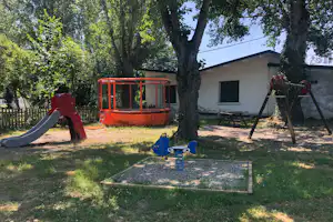 Camping Les Violettes - Kinderspielplatz auf dem Campingplatz