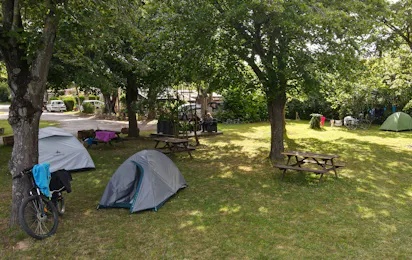 Camping Les Violettes (Deyme)