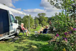 Estefana Camping - Wohnmobil auf Standplatz