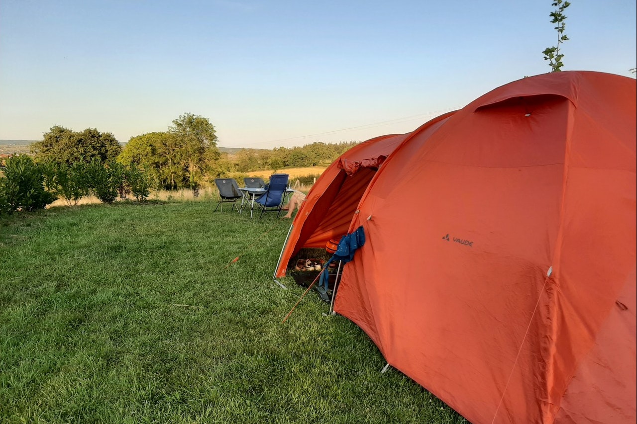 Estefana Camping - Zelt auf Standplatz auf dem Campingplatz