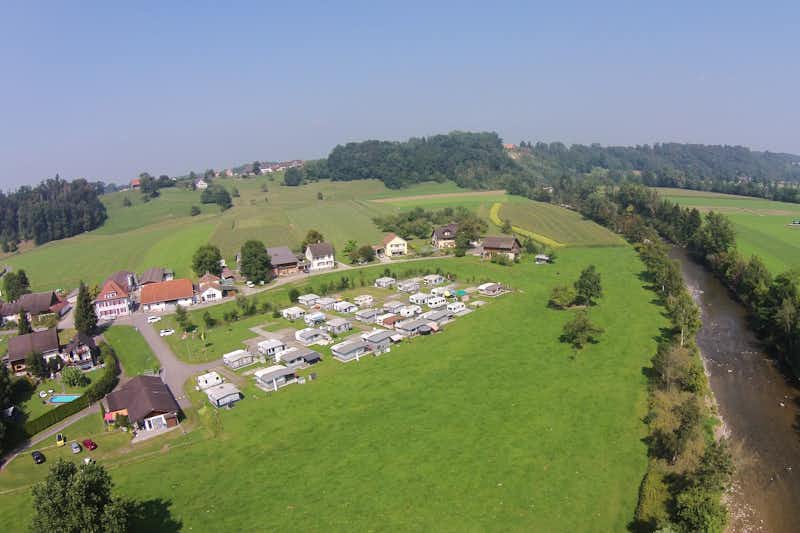 Camping Leutswil  -  Campingplatz aus der Vogelperspektive