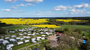 Camping Løgballe - Luftaufnahme des Campingplatzgeländes