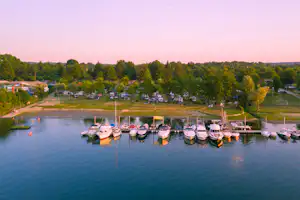 Camping Lido Verbano - Bootanlegestelle und Badestelle des Campingplatzes