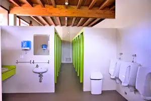 Camping Liébana - Innenansicht des Sanitärgebäudes