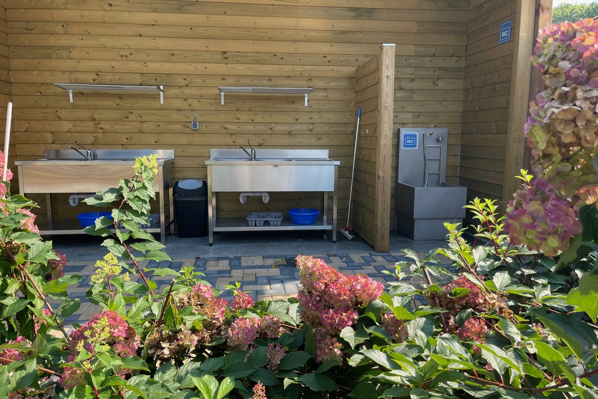 Camping Lierderpark - Gemeinschaftlicher Geschirrspülbereich auf dem Campingplatz