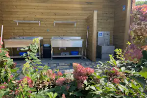 Camping Lierderpark - Gemeinschaftlicher Geschirrspülbereich auf dem Campingplatz