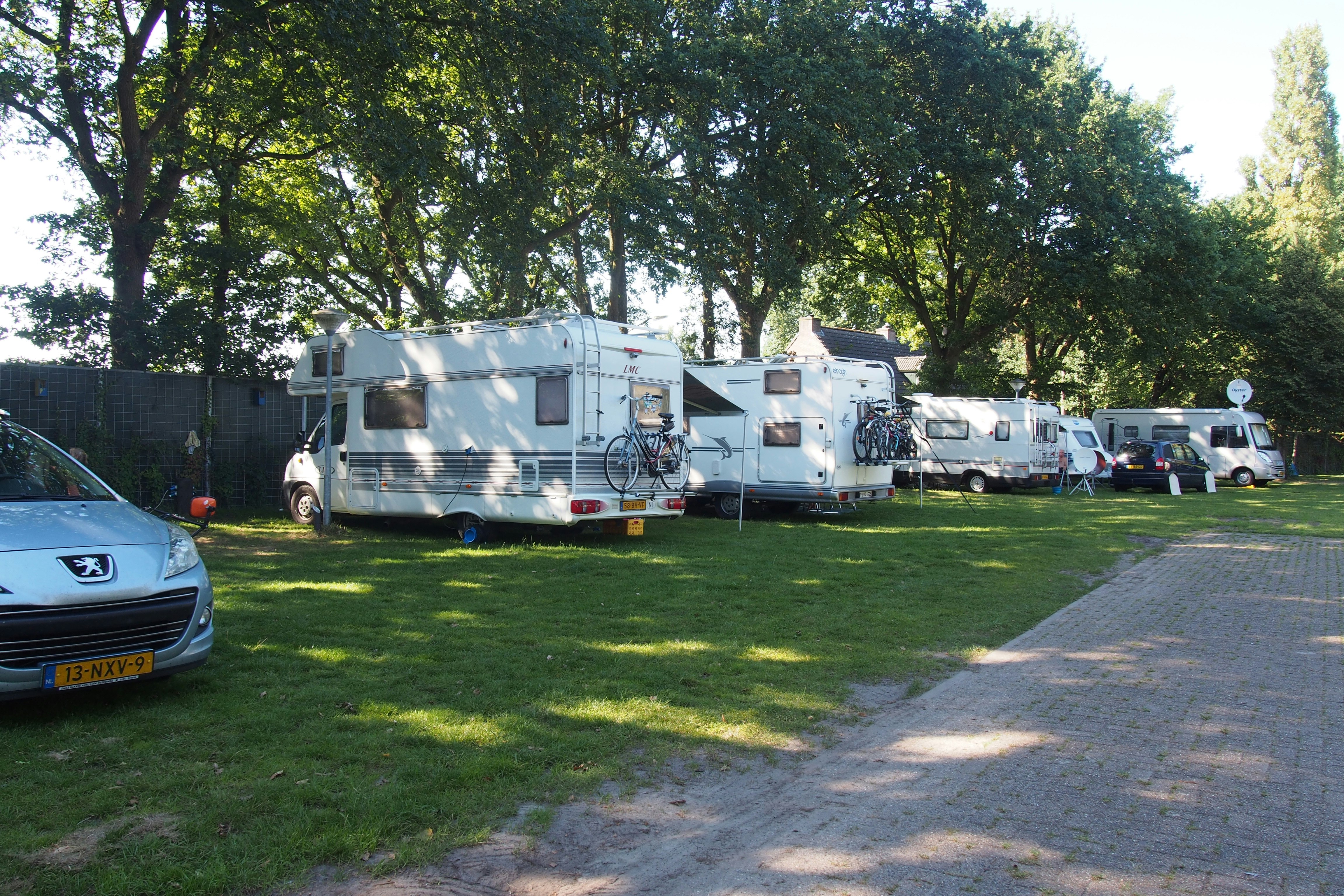 Camping Liesbos - Standplätze im Schatten
