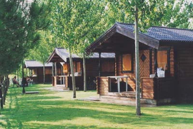 Camping Ligüerre de Cinca - Mobilheime vom Campingplatz in den spanischen Pyrenäen   