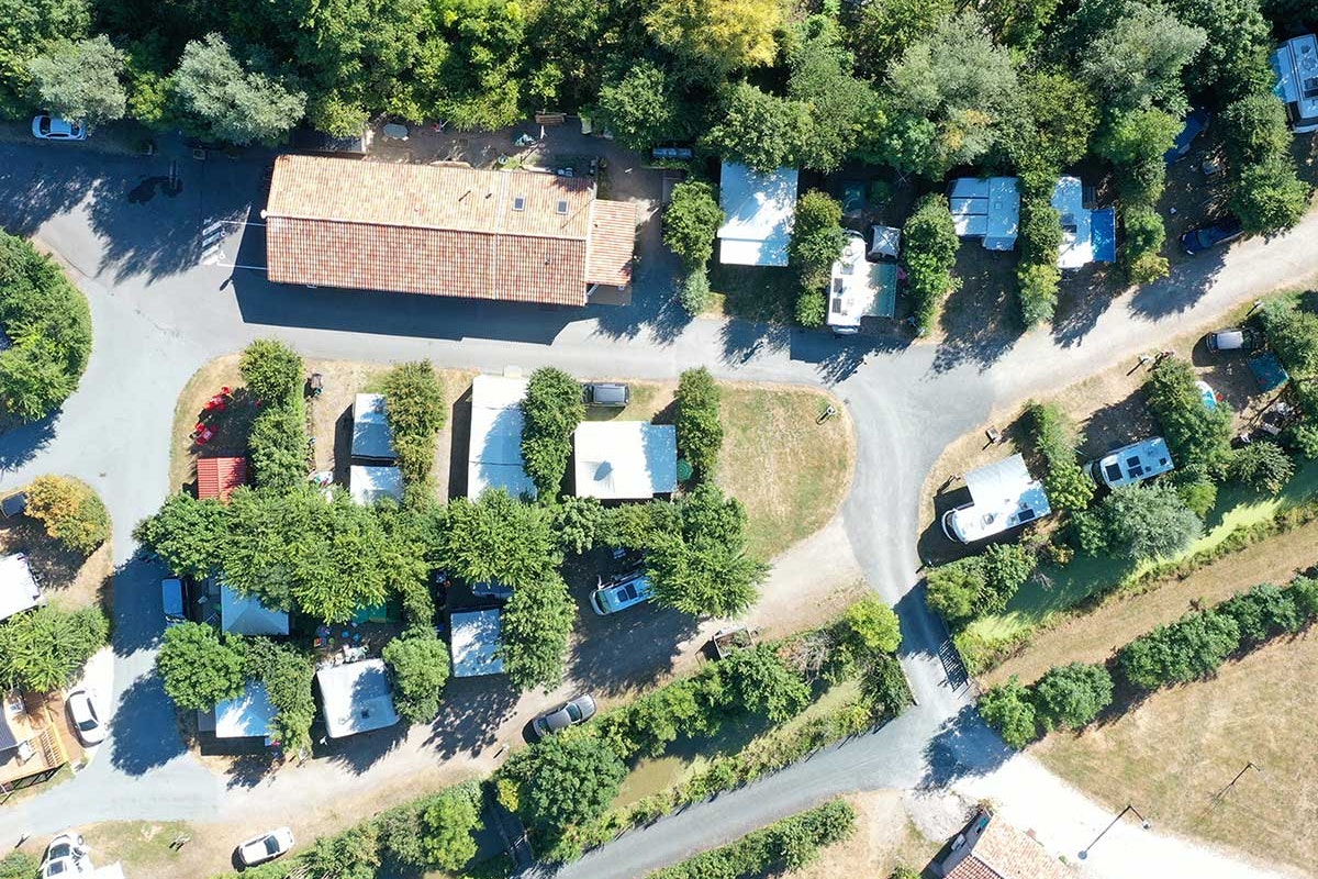 Camping L'Ile Cariot  - Campingplatz aus der Vogelperspektive