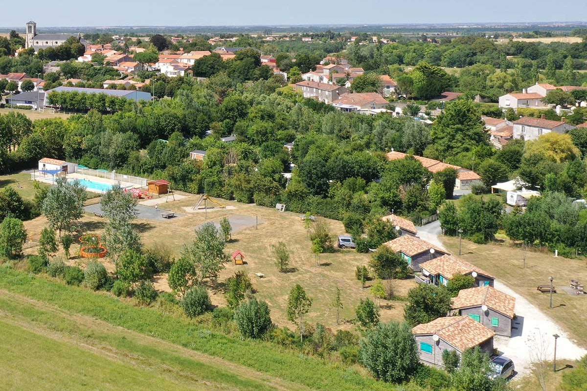 Camping L'Ile Cariot  - Luftaufnahme des Campingplatzes