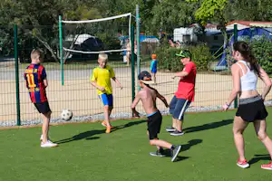 Camping L'Île de la Comtesse - Sportplatz des Campingplatzes