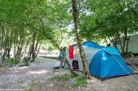Camping Lo Schioppo - Zeltplätze im Schatten der Bäume