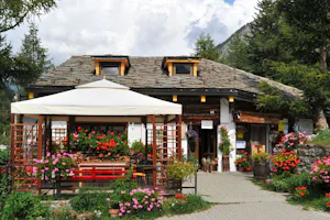 Camping Lo Stambecco - Restaurant mit Terrasse auf dem Campingplatz