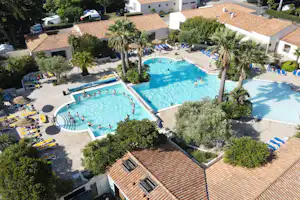Eden Villages L'Océan & Spa- Camping L'Océan - Luftaufnahme des Freibades auf dem Campingplatz