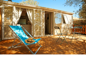 Camping L'Olivier - Mobilheim mit Terrasse auf dem Campingplatz