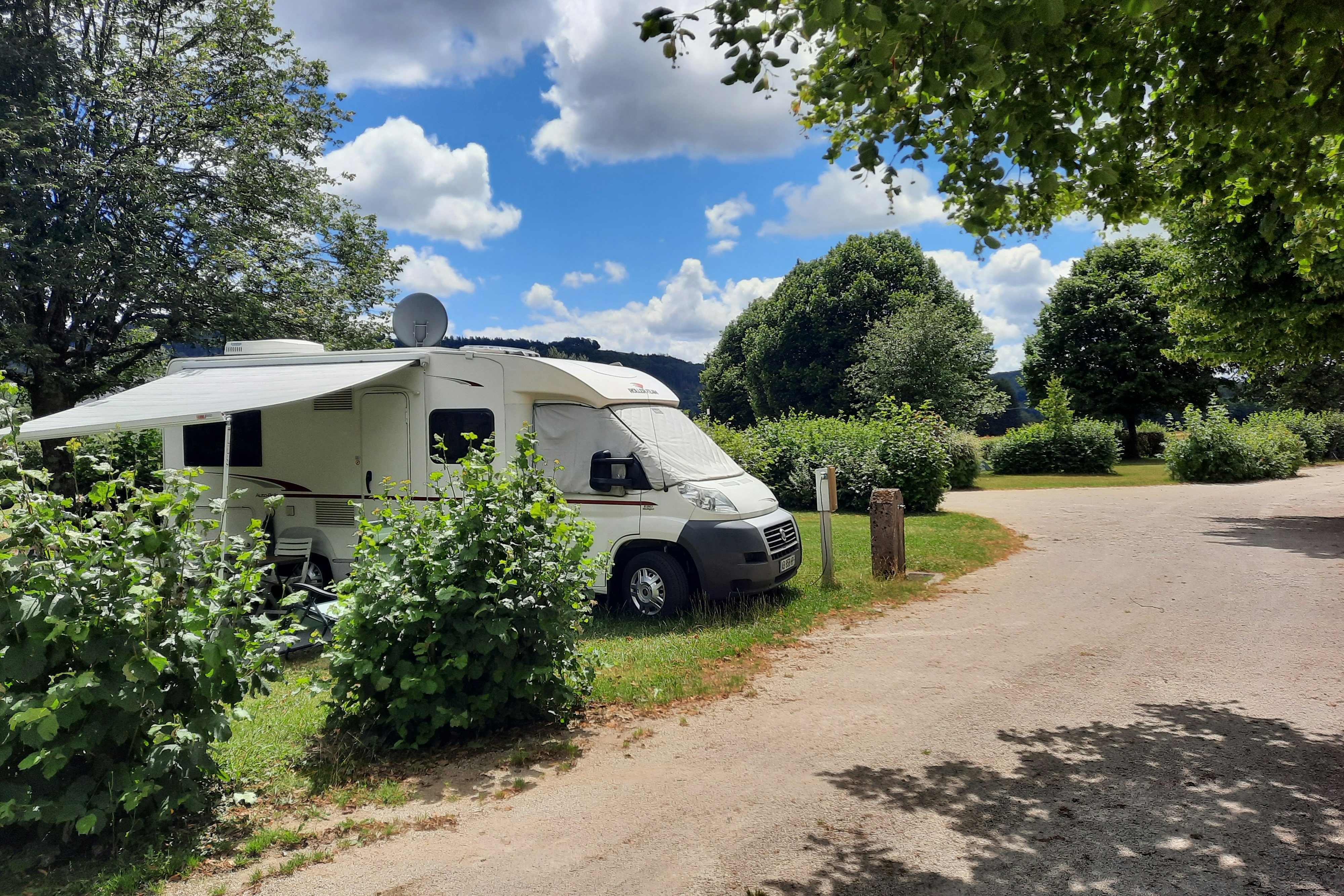 Camping l'Orée des Vosges - Stellplatz im Grünen