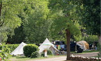 Camping L'Orée du Lac - Wohnmobil- und  Wohnwagenstellplätze im Grünen