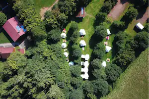 Camping Losheim am See - Teil des Glamping-Camps aus der Vogelperspektive