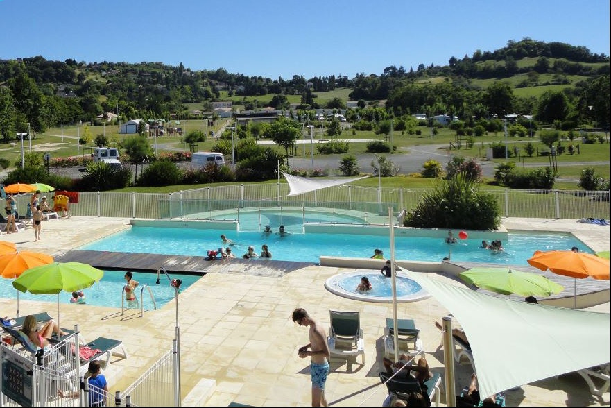 Camping Lot et Bastides  Camping Paradis Vallée du Lot - Freibad auf dem Campingplatz