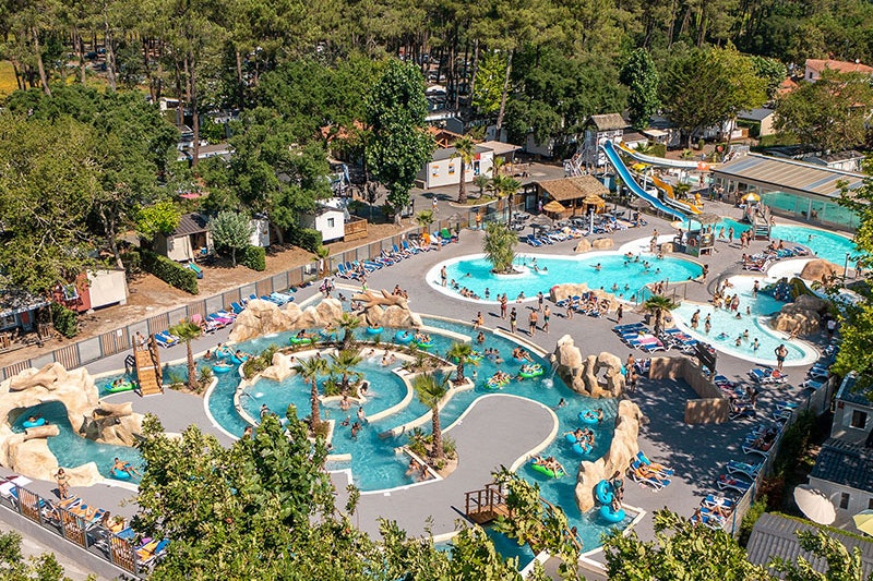 Camping Lou Pignada  CAMPING LOU PIGNADA - Blick auf den Wasserpark aus der Vogelperspektive